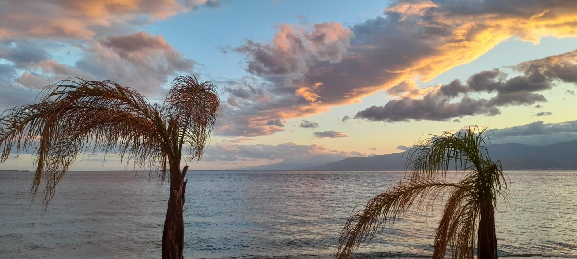 La Rosa Dei Venti Lägenhet Reggio di Calabria Exteriör bild